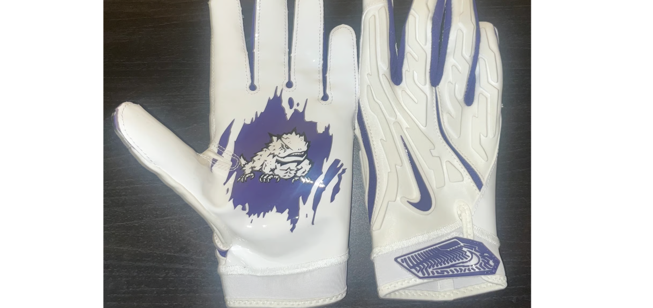White XL Adult Nike Superbad 7.0 Gloves (New)