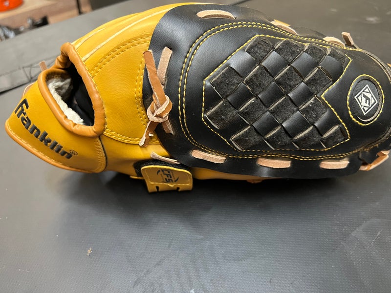 Franklin Fieldmaster RH Baseball Glove 10" (New)