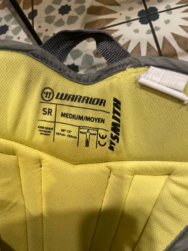 Medium Warrior Ritual G4 Goalie Chest Protector (Used)