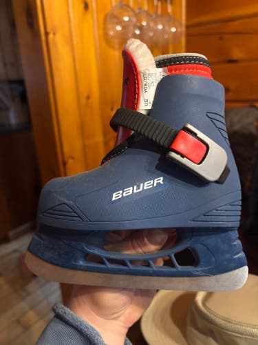 Bauer Lil Champ Hockey Skates 6 (Used)