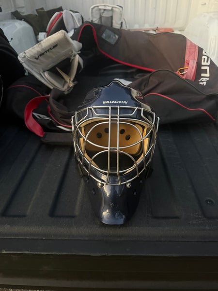 Senior Vaughn VM7700 Goalie Mask (Used)