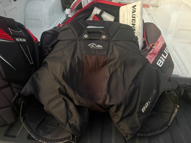 Senior Medium Bauer GSX Hockey Goalie Pants (Used)