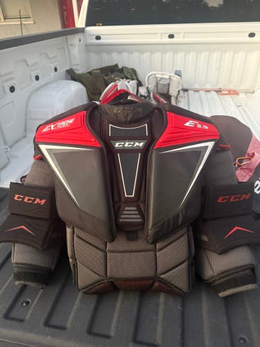 Large/Extra Large CCM Extreme Flex Shield E2.9 Goalie Chest Protector (Used)