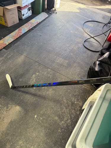 Refurbished Senior CCM Ribcor Trigger 10 Pro Right Handed Hockey Stick P28 70Flex (Used)
