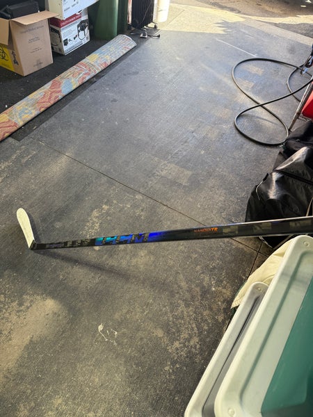 Refurbished Senior CCM Ribcor Trigger 10 Pro Right Handed Hockey Stick P28 70Flex (Used)