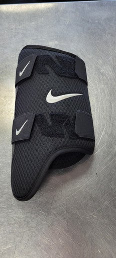 New Nike Adult Leg Guard 11497-356NAL