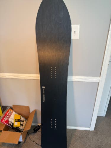 Men's Snowboard Without Bindings Stiff Flex Directional 159 cm (Used)