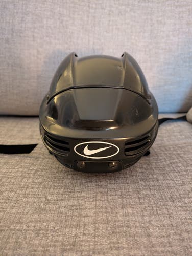 Medium Nike hh0004 Helmet (Used)