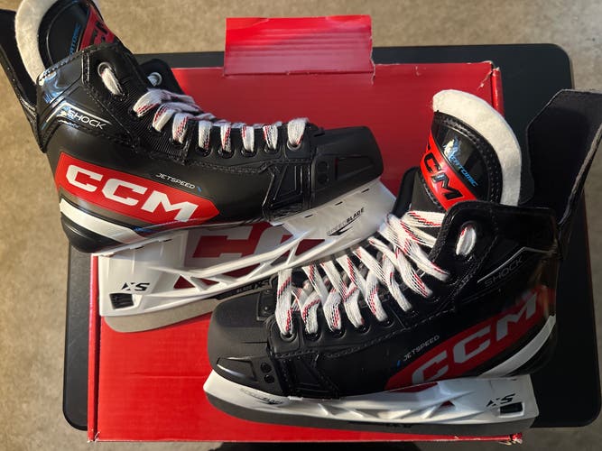 CCM JetSpeed Shock Hockey Skates Size 7 Regular (New)