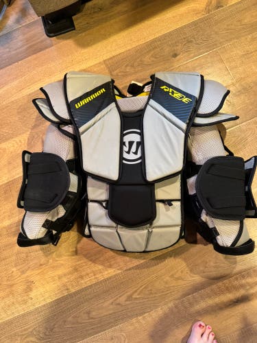 Medium Warrior RX3E+ Goalie Chest Protector (Used)