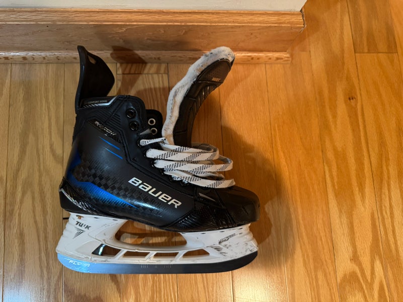 Bauer Supreme Shadow Hockey Skates Regular Width Pro Stock 6 (Used)