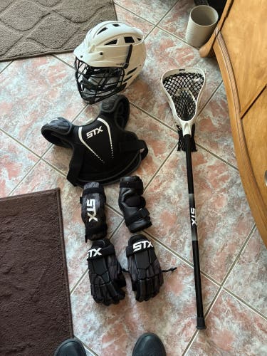 Youth small/medium lacrosse equipment set up