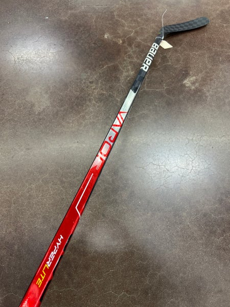 Red Int Bauer Vapor Hyperlite Hockey Stick Right Handed P88 65 Flex