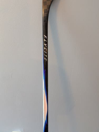 Senior Bauer Vapor FlyLite Right Handed Hockey Stick P92 87 Flex (New)