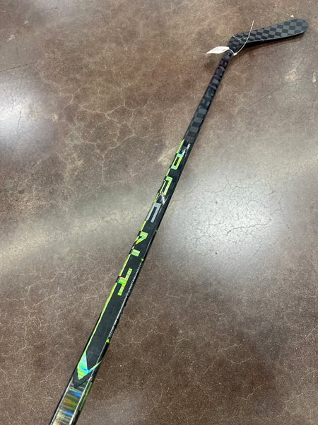 Senior Bauer AG5NT Hockey Stick Right Handed P92 70 Flex (Used)