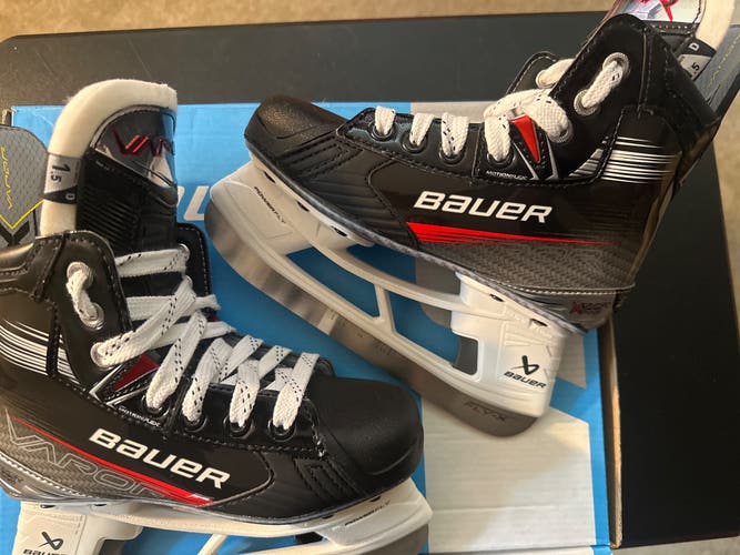 Bauer Vapor X Shift Pro Hockey Skates Regular Width Size 1.5 (New)