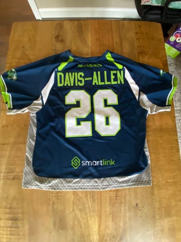 Game worn Isiah Davis Allen Bayhawks jersey
