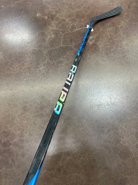 Senior Bauer Nexus Sync Hockey Stick Right Handed P28 77 Flex (Used)