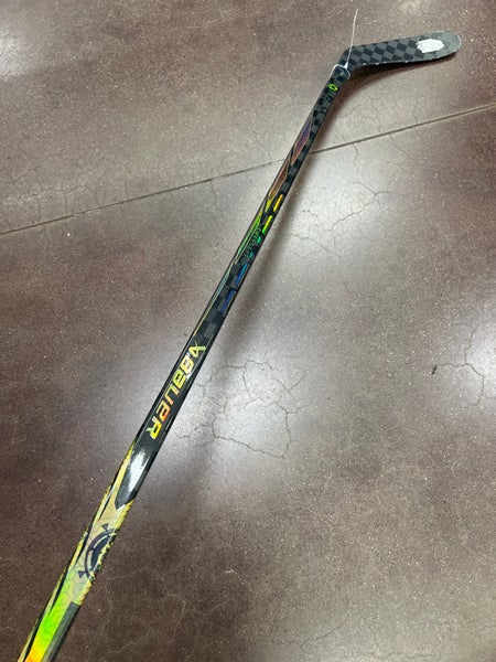 Junior  Gold Bauer Proto-R Hockey Stick Right Handed P28 40 Flex (Used)