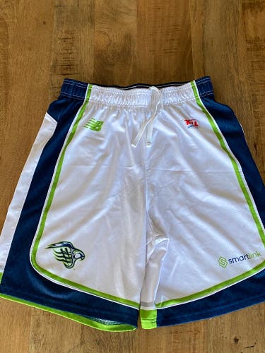 Game worn bayhawks team issued shorts