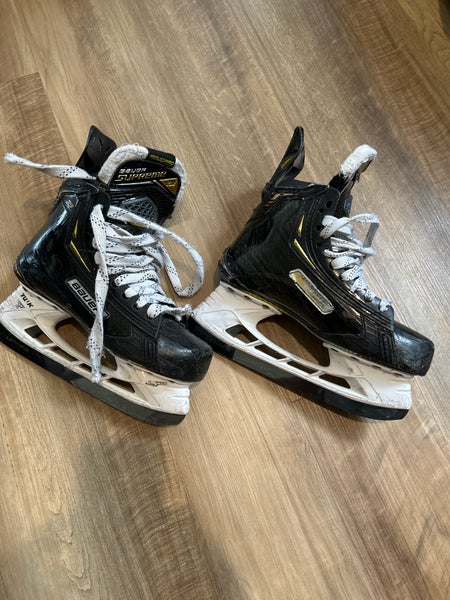 Bauer Supreme 2S Pro Hockey Skates Regular Width Size 5 (Used)