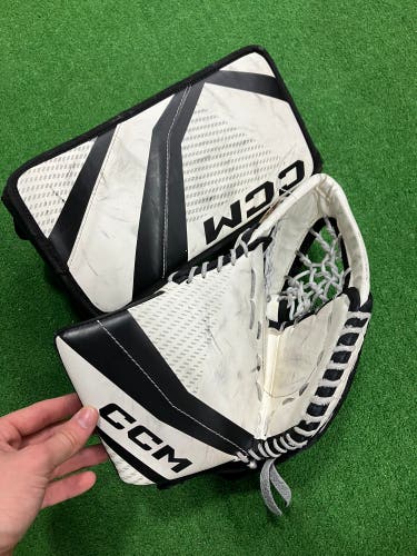 Yth CCM YTFLEX Goalie Glove & Blocker Set Regular (Used)