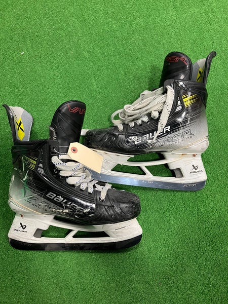 Senior Bauer Vapor Hyperlite 2 Hockey Skates 7.0 Fit 2  (Used)