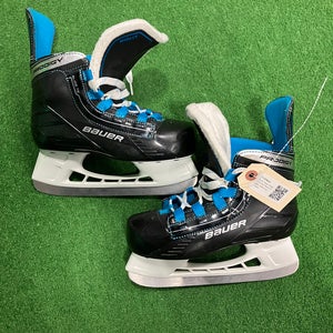 Junior Bauer Prodigy Hockey Skates Regular Width Size 1.0 (Used)