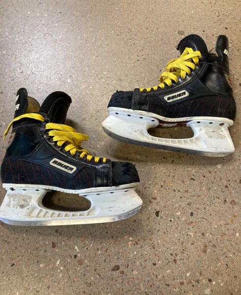 Senior Bauer Supreme 4000 Hockey Skates Regular Width 9.5 (Used)