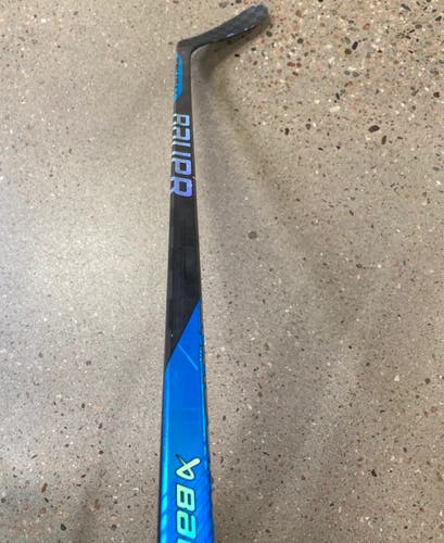 Junior Bauer Nexus Sync Hockey Stick Right Handed P28 50 Flex (Used)