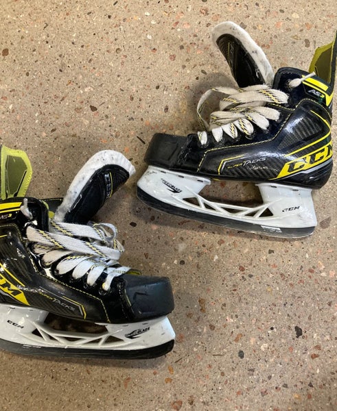 Youth CCM Super Tacks AS3 Hockey Skates Regular Width 13.5 (Used)
