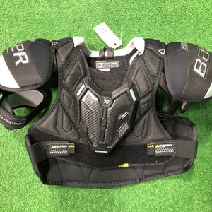 Junior Medium Bauer Supreme M5 Pro Shoulder Pads (Used)