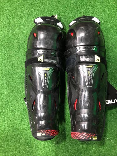 Intermediate Bauer Vapor Hyperlite Shin Pads 14" (Used)