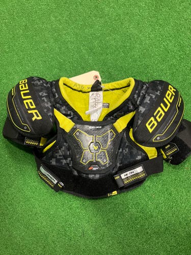 Medium Youth Bauer Supreme Mach Shoulder Pads (Used)