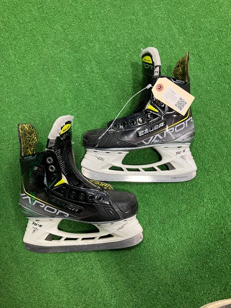 Junior Bauer Vapor 3X Hockey Skates Regular Width Size 2.0 (Used)