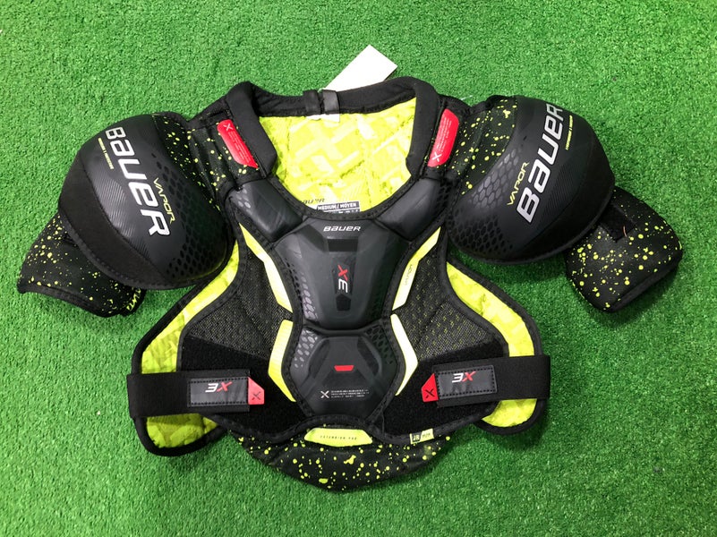 Junior Medium Bauer Vapor 3X Shoulder Pads (Used)