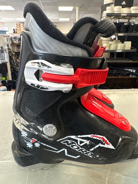 Mondo 17 & 17.5 Unisex Nordica Ski Boots (Used)