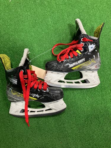 Junior Bauer Vapor X4 Hockey Skates Regular Width Size 1.0 (Used)