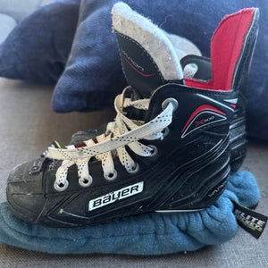 2017 Bauer Vapor X300 Hockey Skates Regular Width 12 (Used)