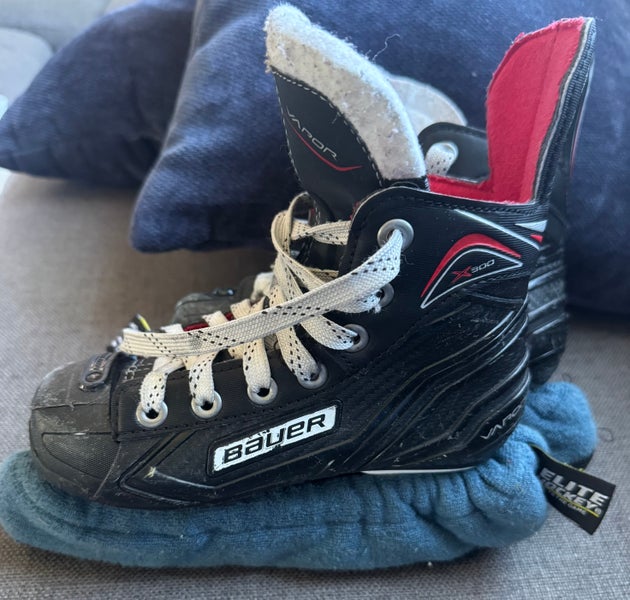 2017 Bauer Vapor X300 Hockey Skates Regular Width 12 (Used)