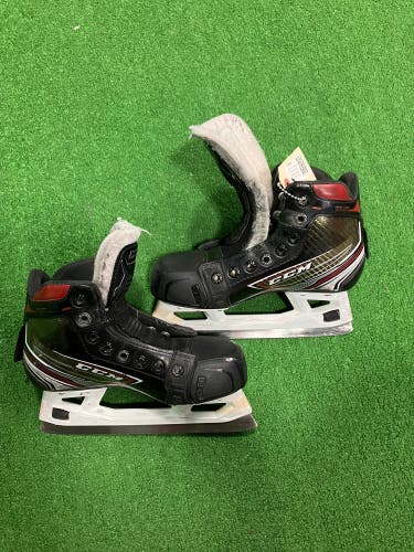 Junior CCM Jetspeed FT460 Hockey Goalie Skates Regular Width Size 1.5 (Used)