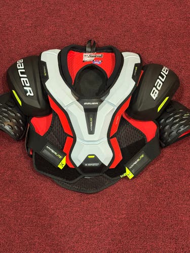 Large Intermediate Bauer Vapor Hyperlite Shoulder Pads (New) Item#JTVL