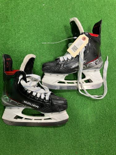 Intermediate Bauer Vapor 3X Hockey Skates Size 4 Fit 2  (Used)