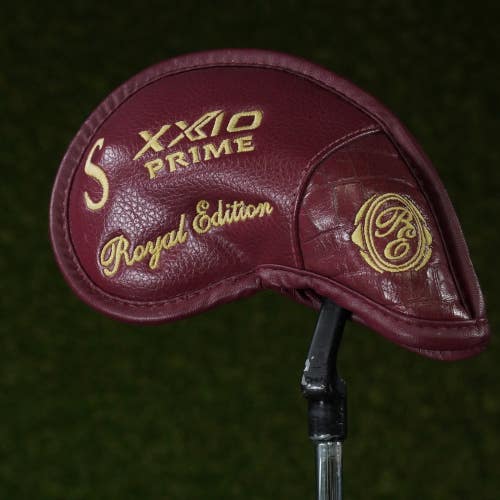 XXIO PRIME ROYAL EDITION SAND WEDGE HEADCOVER HOOK & LOOP MAROON / YELLOW