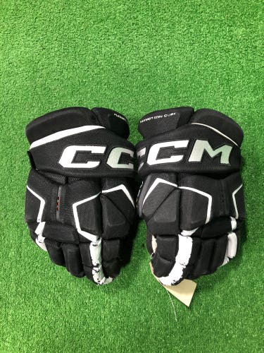 Junior CCM Tacks AS-V Gloves 12" (Used)