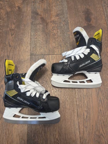 Mint Condition Bauer Supreme 3S Pro Hockey Skates Regular Width Youth 11.5 (Used)