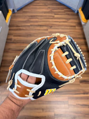 Wilson A2000 RH Catcher's Baseball Glove 33.5" M23 (New)