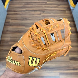 Wilson A2000 RH First Base Baseball Glove 12.5" 1679 (New)