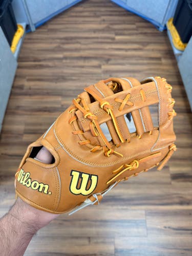 Wilson A2000 RH First Base Baseball Glove 12.5" 1679 (New)