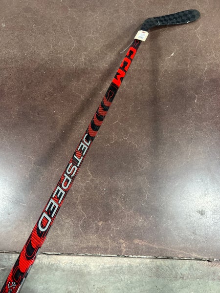 Junior CCM JetSpeed Hockey Stick Right Handed P28 40 Flex (Used)